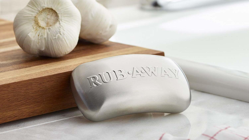 Barra Rub-a-Way de Amco | $7 | Amazon
